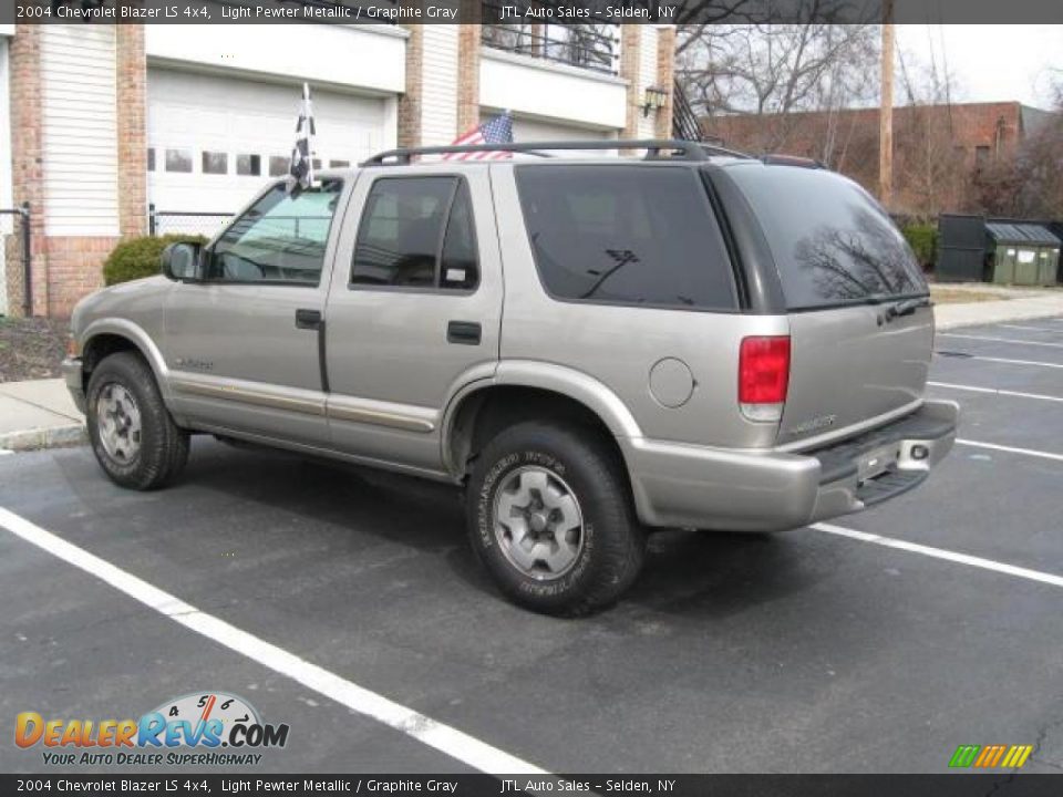 2004 Chevrolet Blazer LS 4x4 Light Pewter Metallic / Graphite Gray Photo #2