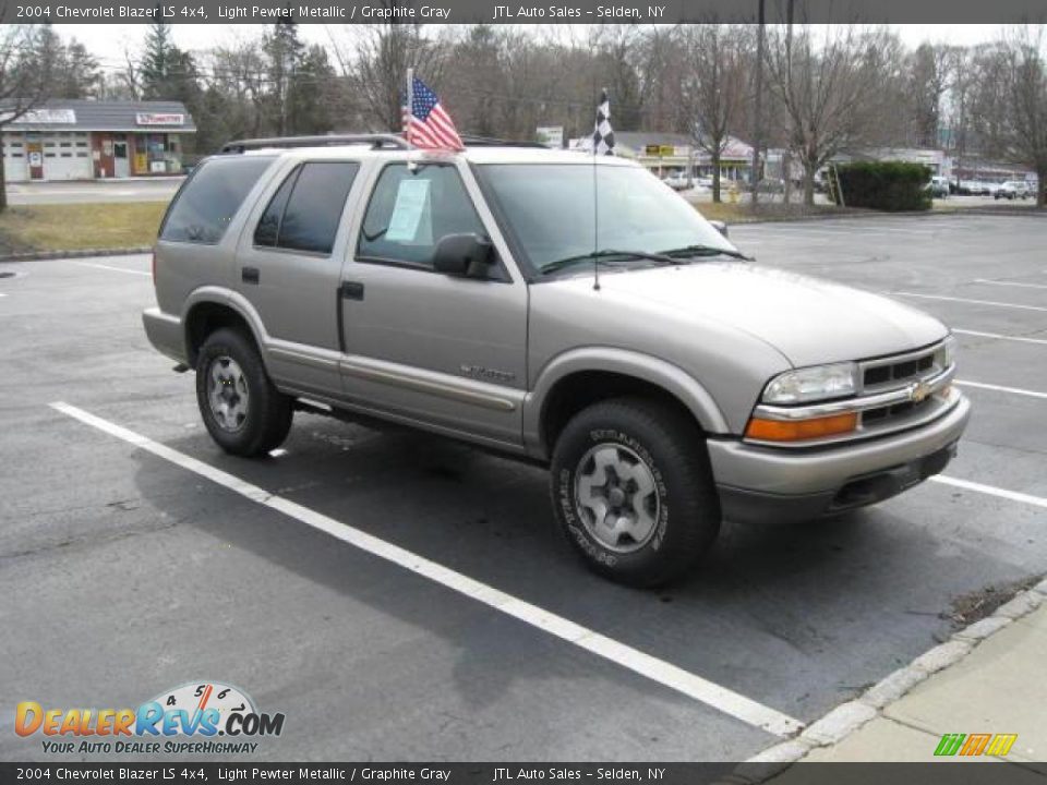 2004 Chevrolet Blazer LS 4x4 Light Pewter Metallic / Graphite Gray Photo #4
