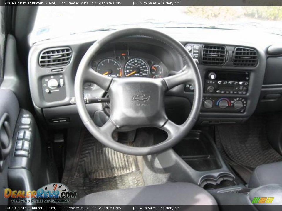 2004 Chevrolet Blazer LS 4x4 Light Pewter Metallic / Graphite Gray Photo #5