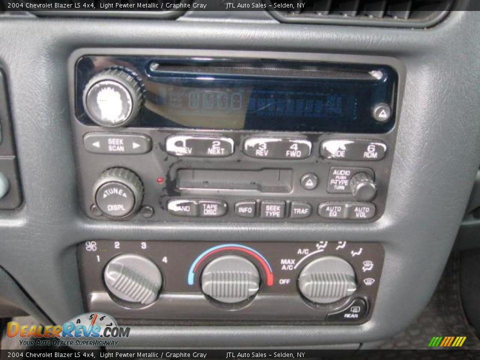 2004 Chevrolet Blazer LS 4x4 Light Pewter Metallic / Graphite Gray Photo #8