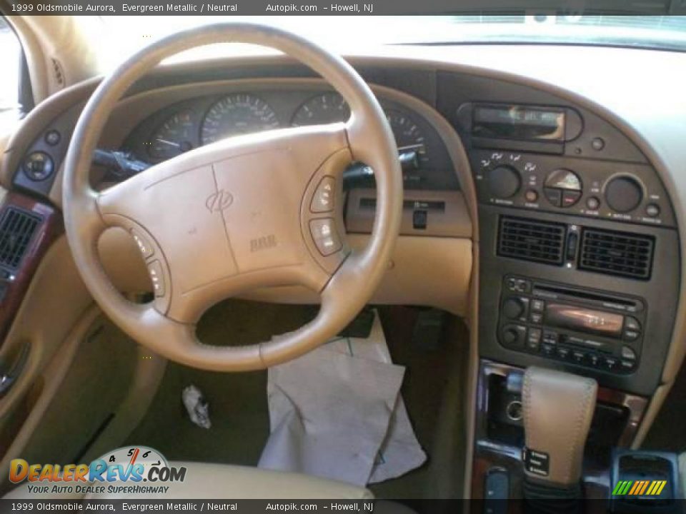 1999 Oldsmobile Aurora Evergreen Metallic / Neutral Photo #11