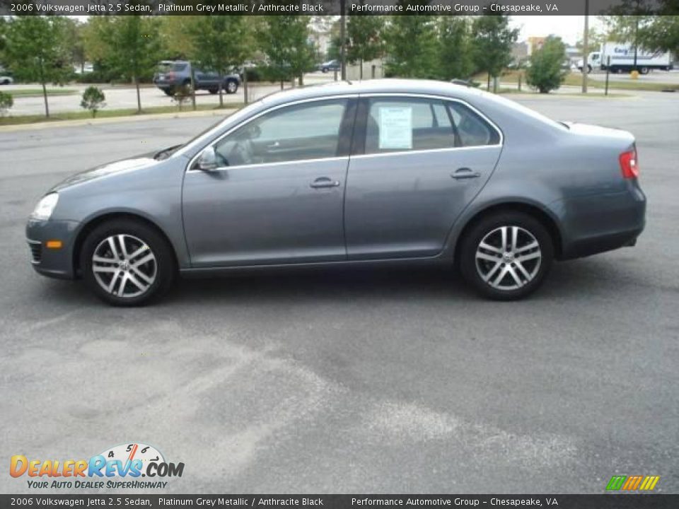 2006 Volkswagen Jetta 2.5 Sedan Platinum Grey Metallic / Anthracite Black Photo #2
