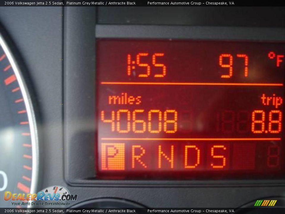 2006 Volkswagen Jetta 2.5 Sedan Platinum Grey Metallic / Anthracite Black Photo #16