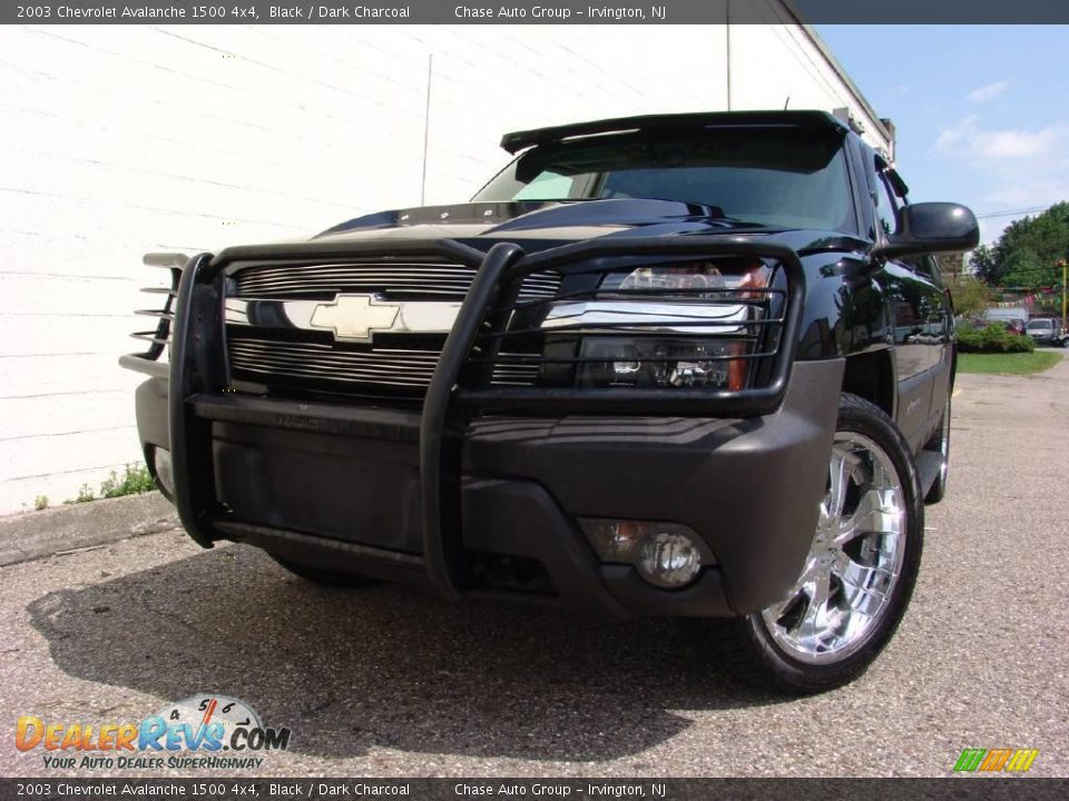 2003 Chevrolet Avalanche 1500 4x4 Black / Dark Charcoal Photo #1