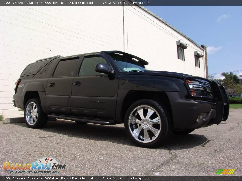 2003 Chevrolet Avalanche 1500 4x4 Black / Dark Charcoal Photo #6