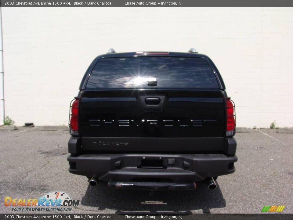 2003 Chevrolet Avalanche 1500 4x4 Black / Dark Charcoal Photo #8