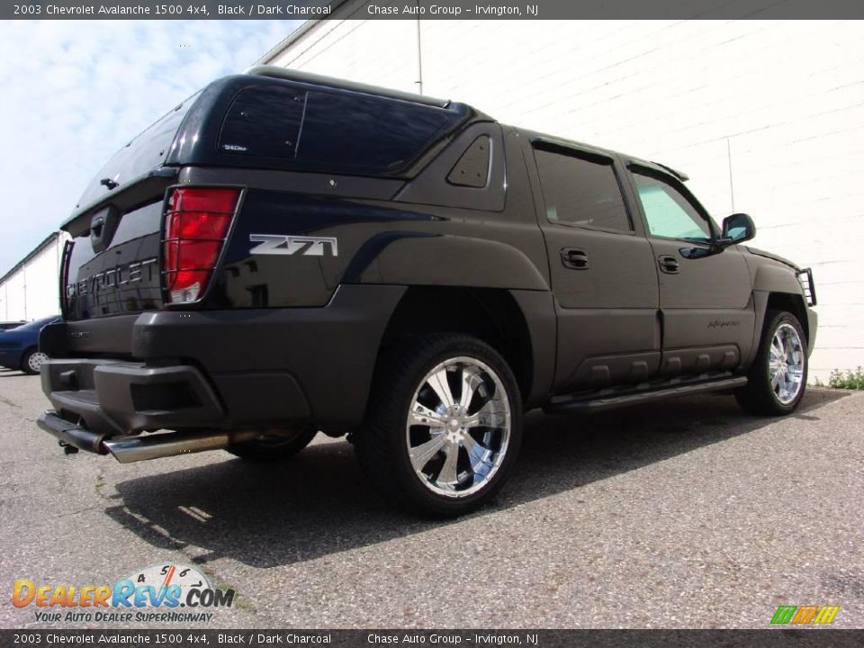 2003 Chevrolet Avalanche 1500 4x4 Black / Dark Charcoal Photo #10