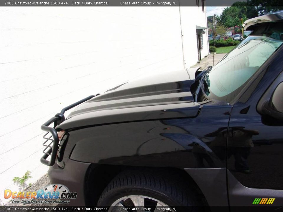 2003 Chevrolet Avalanche 1500 4x4 Black / Dark Charcoal Photo #16