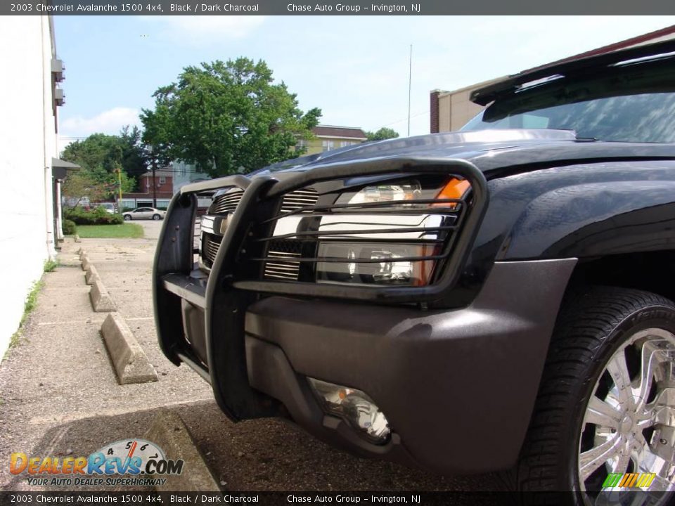 2003 Chevrolet Avalanche 1500 4x4 Black / Dark Charcoal Photo #17