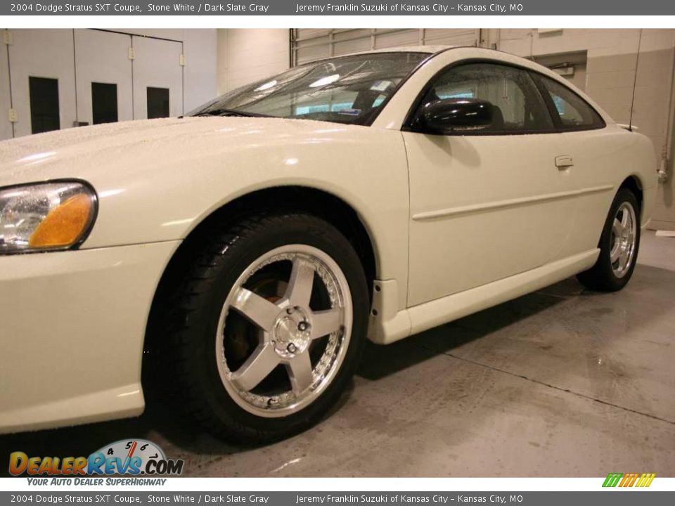 2004 Dodge Stratus SXT Coupe Stone White / Dark Slate Gray Photo #2