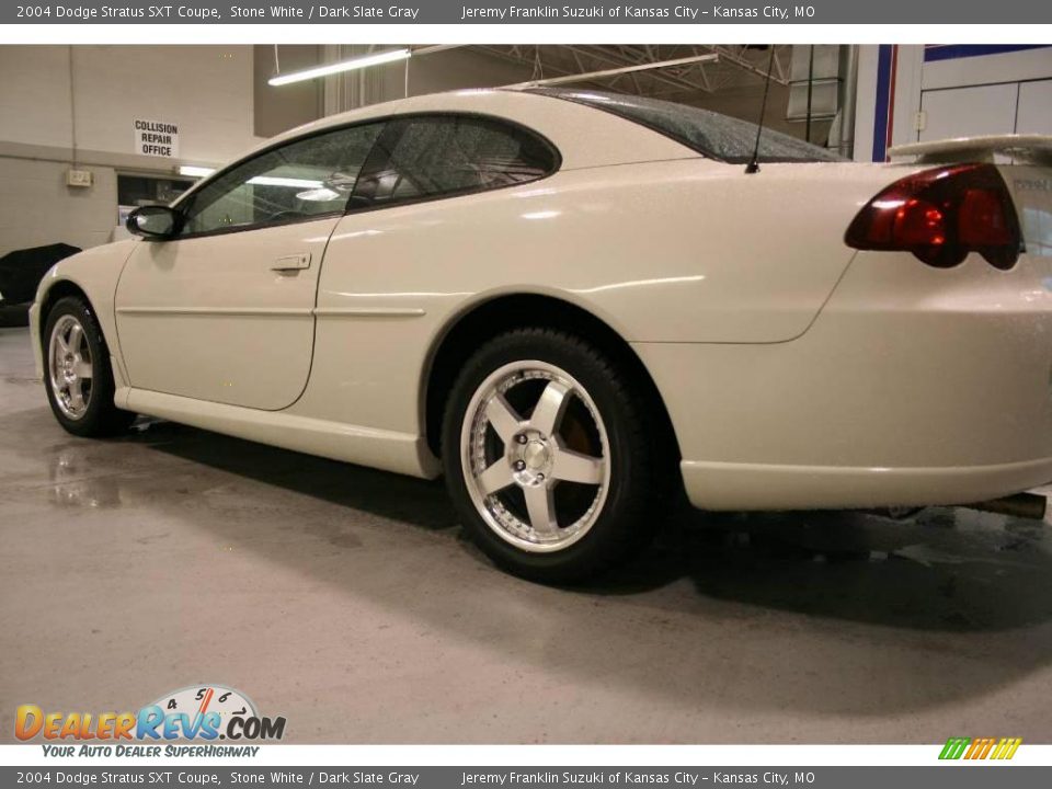 2004 Dodge Stratus SXT Coupe Stone White / Dark Slate Gray Photo #4