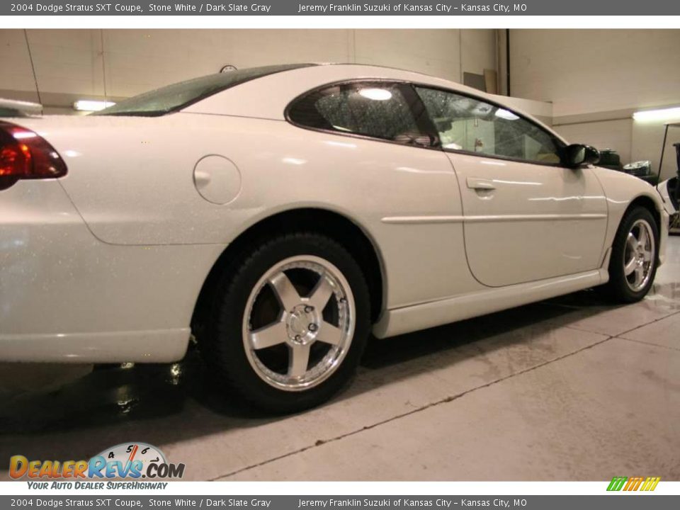 2004 Dodge Stratus SXT Coupe Stone White / Dark Slate Gray Photo #6