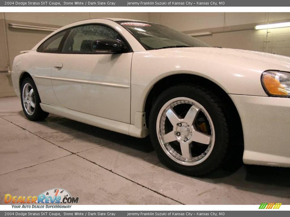 2004 Dodge Stratus SXT Coupe Stone White / Dark Slate Gray Photo #8