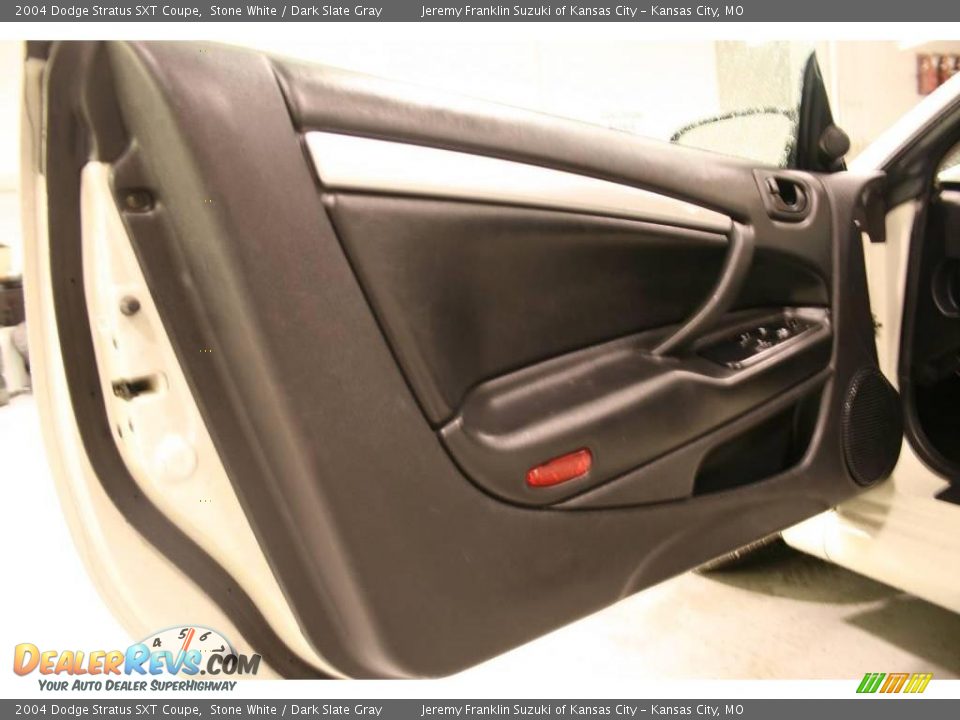 2004 Dodge Stratus SXT Coupe Stone White / Dark Slate Gray Photo #11
