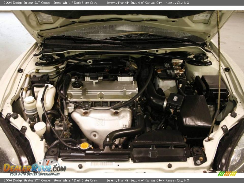 2004 Dodge Stratus SXT Coupe Stone White / Dark Slate Gray Photo #16