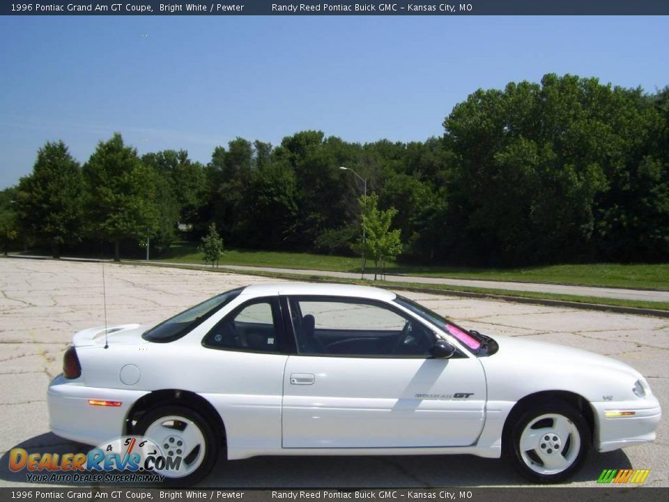 1996 Pontiac Grand Am GT Coupe Bright White / Pewter Photo #1