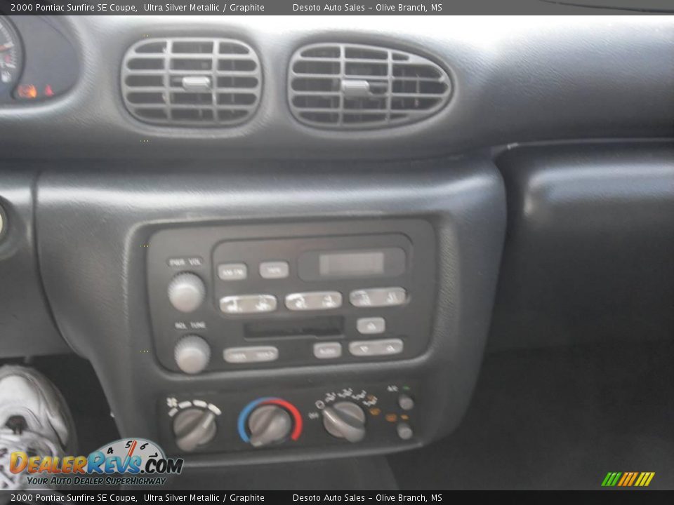2000 Pontiac Sunfire SE Coupe Ultra Silver Metallic / Graphite Photo #6