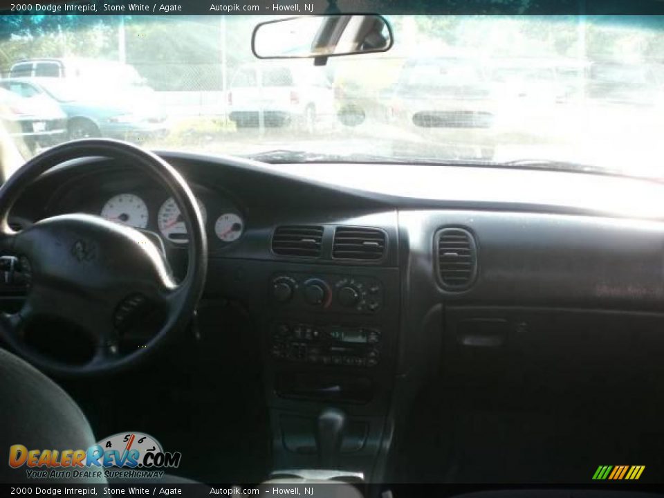 2000 Dodge Intrepid Stone White / Agate Photo #12