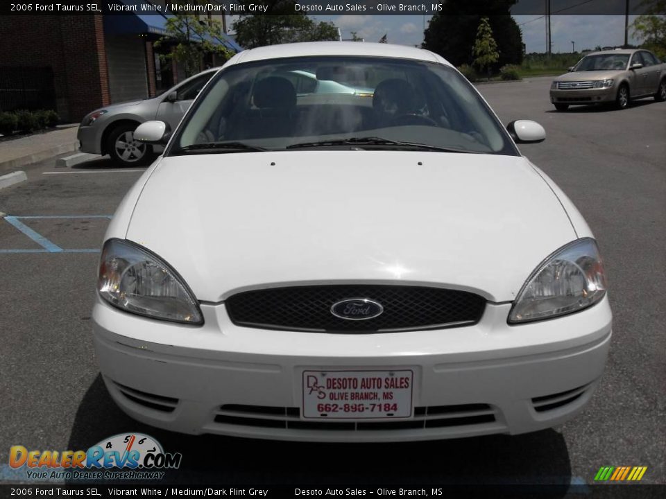 2006 Ford Taurus SEL Vibrant White / Medium/Dark Flint Grey Photo #3