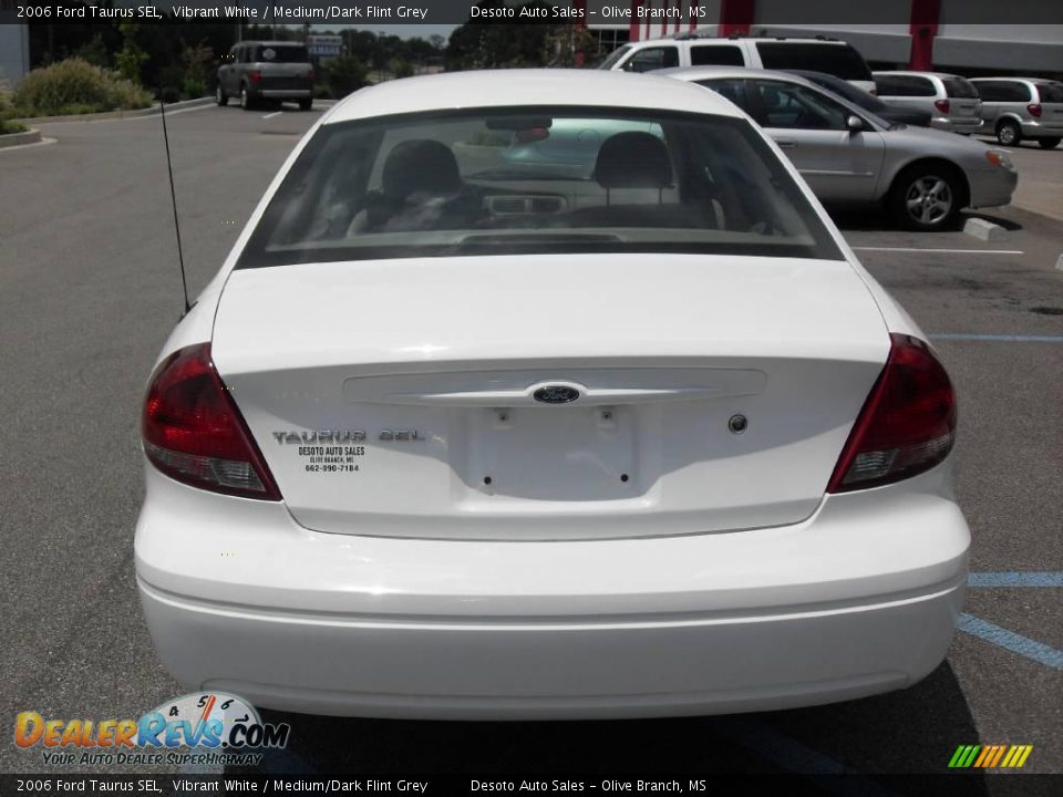 2006 Ford Taurus SEL Vibrant White / Medium/Dark Flint Grey Photo #7
