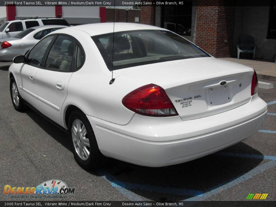 2006 Ford Taurus SEL Vibrant White / Medium/Dark Flint Grey Photo #8