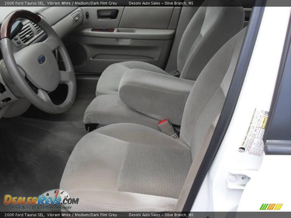 2006 Ford Taurus SEL Vibrant White / Medium/Dark Flint Grey Photo #12