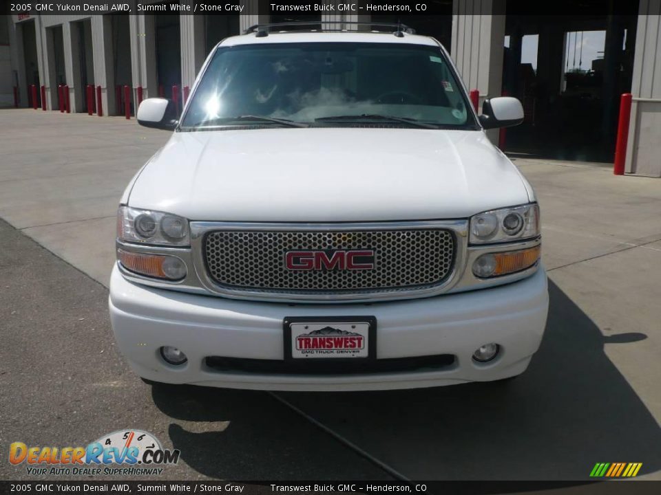 2005 GMC Yukon Denali AWD Summit White / Stone Gray Photo #2