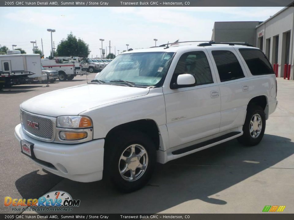 2005 GMC Yukon Denali AWD Summit White / Stone Gray Photo #3