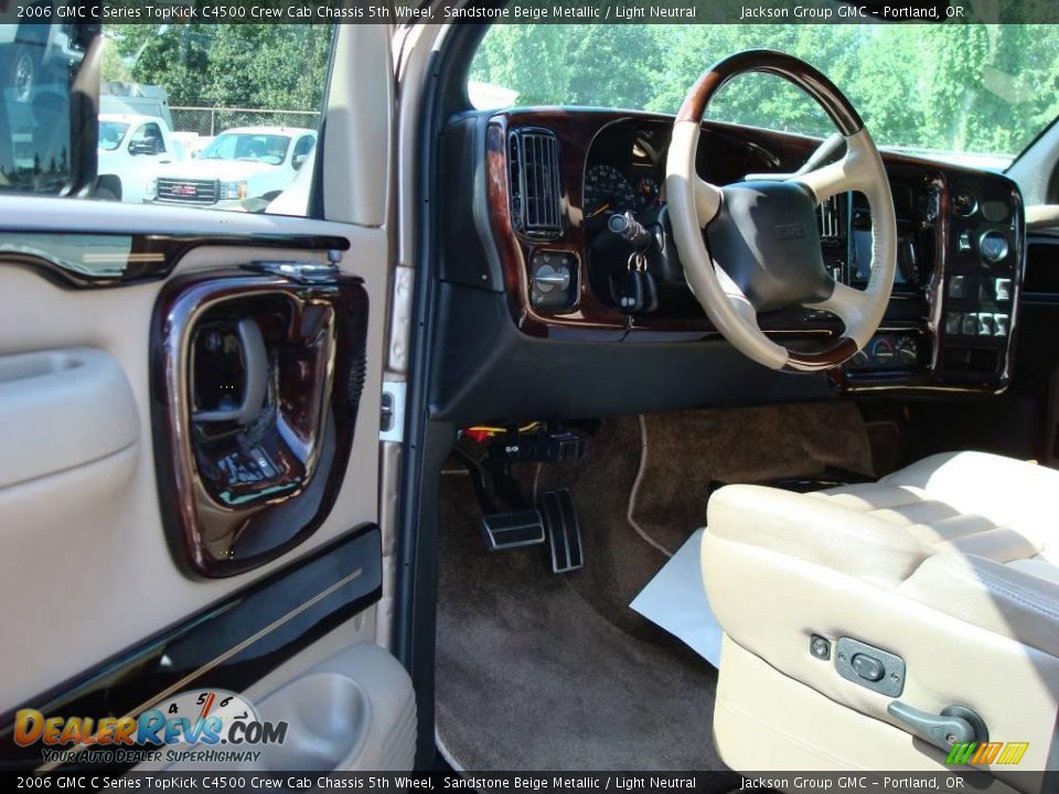 2006 GMC C Series TopKick C4500 Crew Cab Chassis 5th Wheel Sandstone Beige Metallic / Light Neutral Photo #7