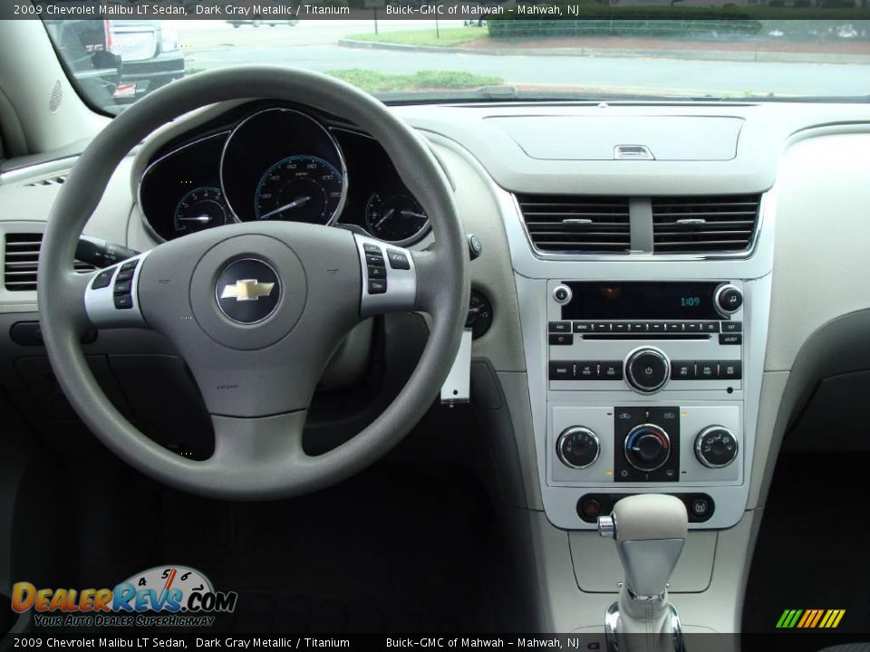 2009 Chevrolet Malibu LT Sedan Dark Gray Metallic / Titanium Photo #17