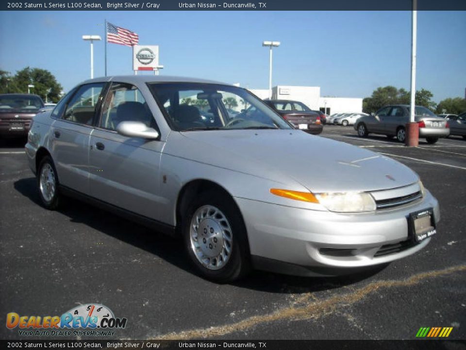 2002 Saturn L Series L100 Sedan Bright Silver / Gray Photo #3