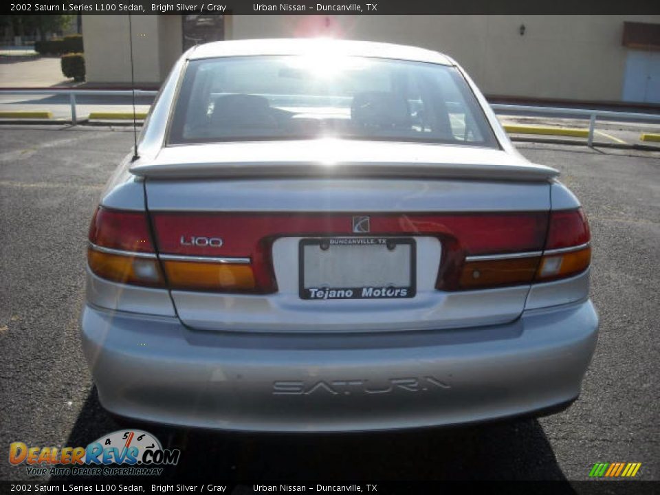 2002 Saturn L Series L100 Sedan Bright Silver / Gray Photo #5