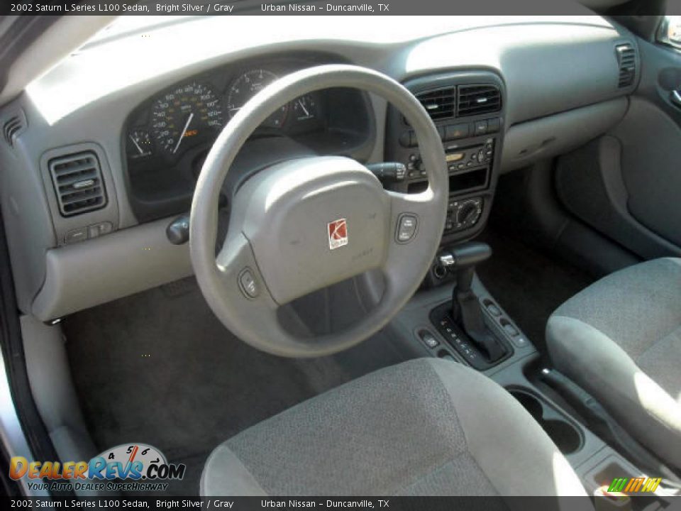 2002 Saturn L Series L100 Sedan Bright Silver / Gray Photo #10