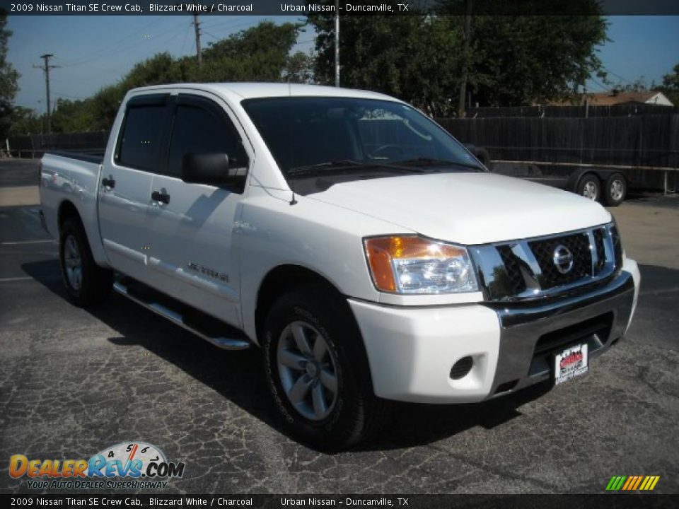 2009 Nissan Titan SE Crew Cab Blizzard White / Charcoal Photo #3