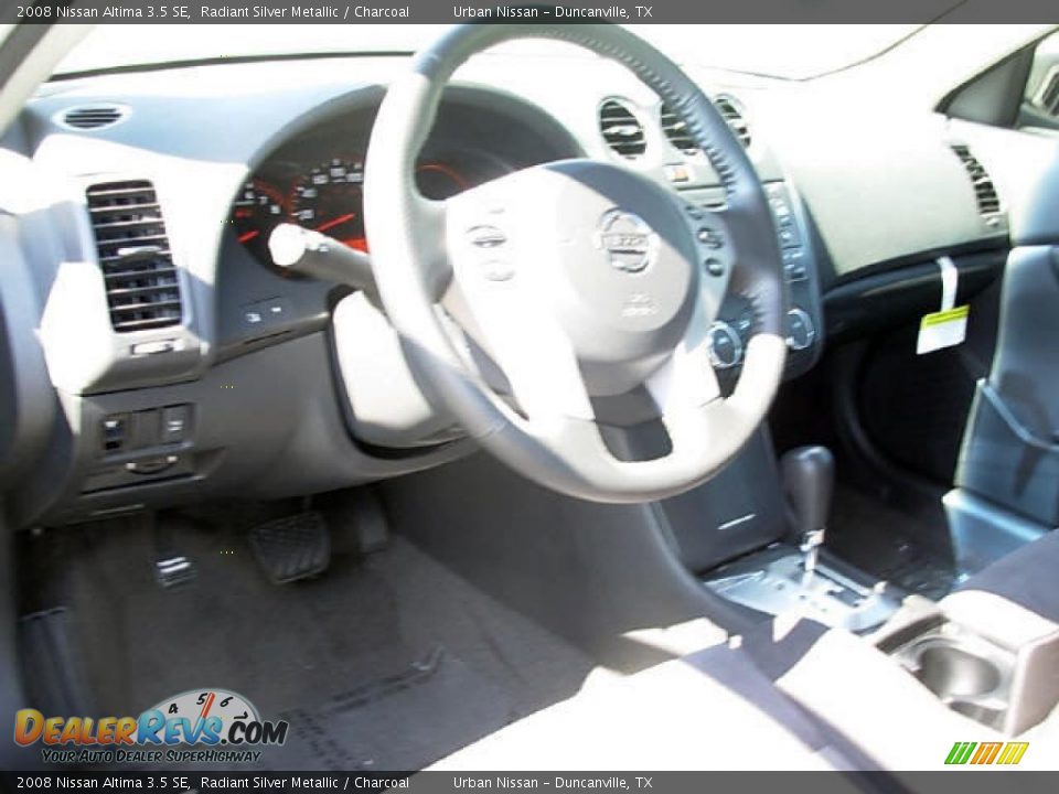 2008 Nissan Altima 3.5 SE Radiant Silver Metallic / Charcoal Photo #4