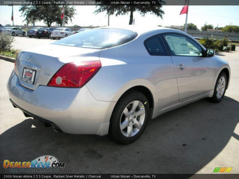 2009 Nissan Altima 2.5 S Coupe Radiant Silver Metallic / Charcoal Photo #3