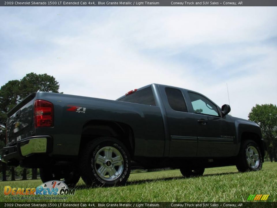 2009 Chevrolet Silverado 1500 LT Extended Cab 4x4 Blue Granite Metallic / Light Titanium Photo #12