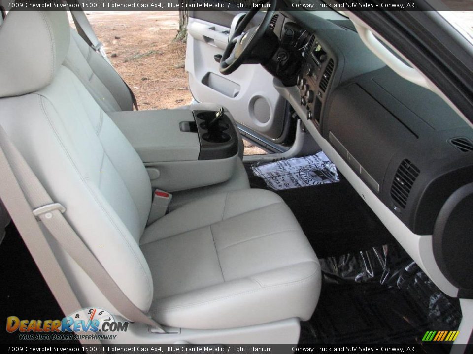 2009 Chevrolet Silverado 1500 LT Extended Cab 4x4 Blue Granite Metallic / Light Titanium Photo #18