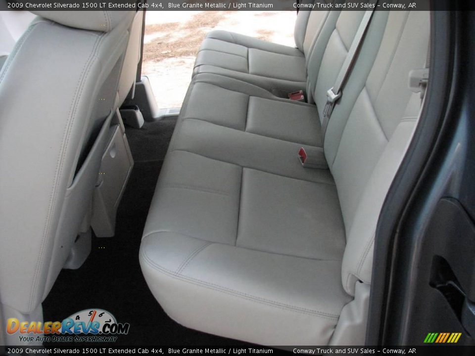 2009 Chevrolet Silverado 1500 LT Extended Cab 4x4 Blue Granite Metallic / Light Titanium Photo #24