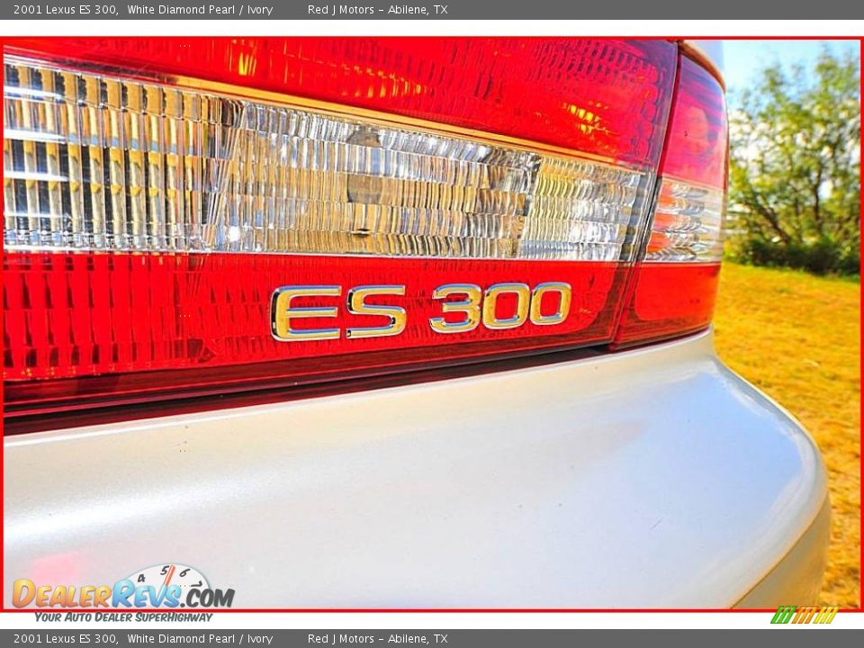 2001 Lexus ES 300 White Diamond Pearl / Ivory Photo #5