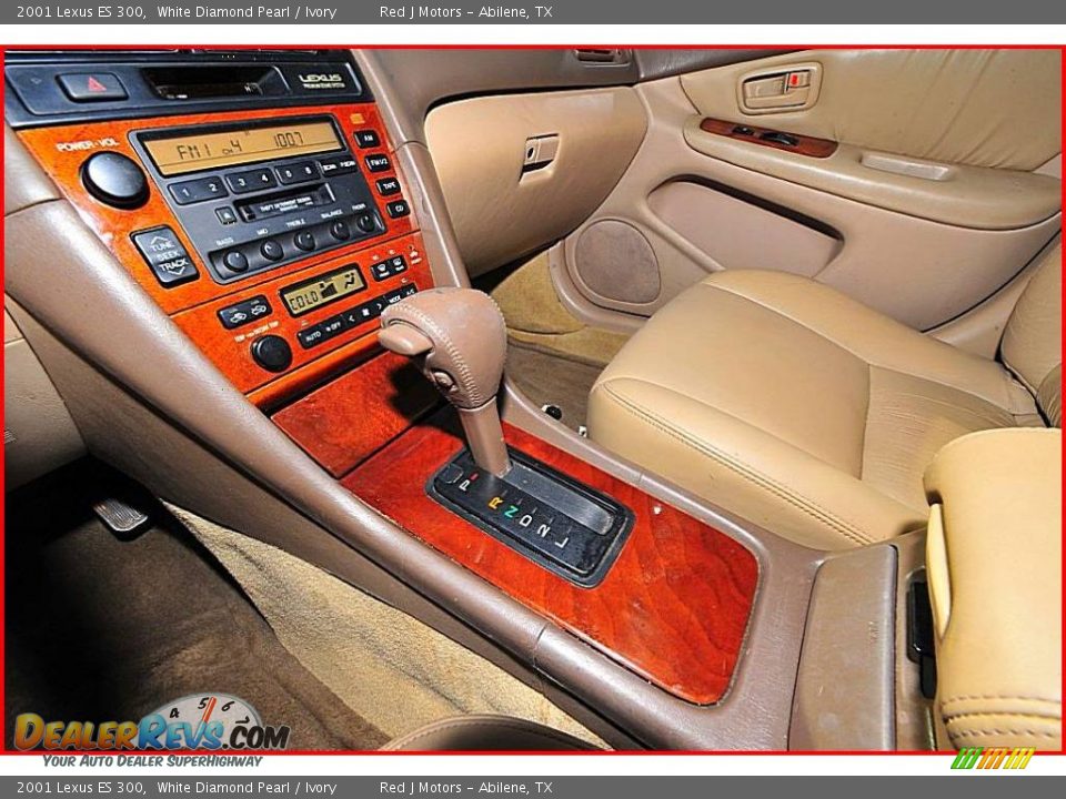 2001 Lexus ES 300 White Diamond Pearl / Ivory Photo #23