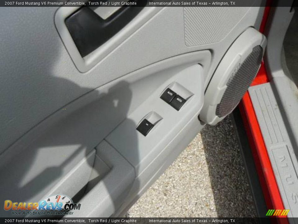 2007 Ford Mustang V6 Premium Convertible Torch Red / Light Graphite Photo #16