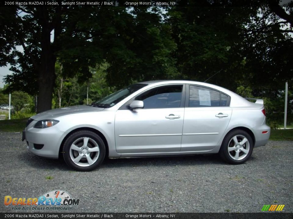 2006 Mazda MAZDA3 i Sedan Sunlight Silver Metallic / Black Photo #2