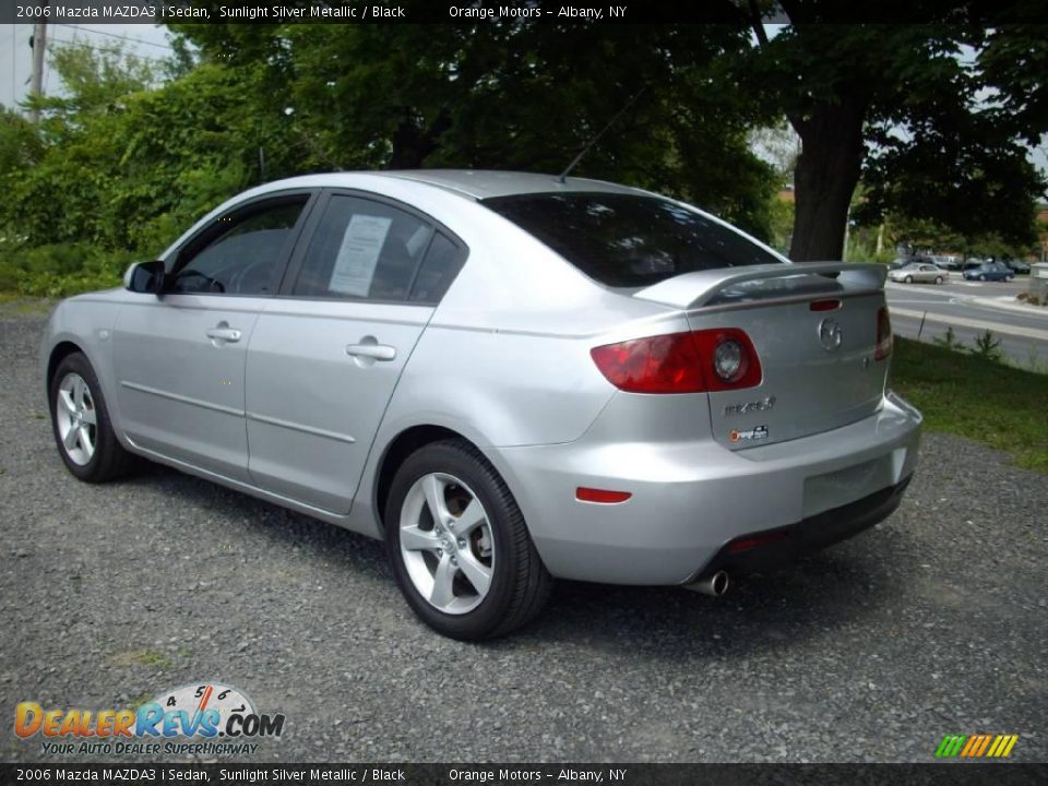 2006 Mazda MAZDA3 i Sedan Sunlight Silver Metallic / Black Photo #4