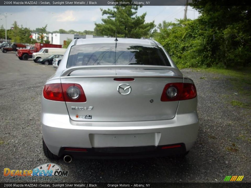 2006 Mazda MAZDA3 i Sedan Sunlight Silver Metallic / Black Photo #5
