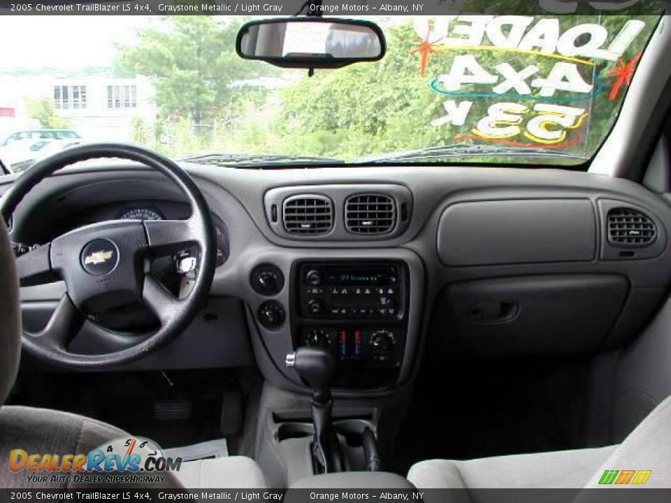 2005 Chevrolet TrailBlazer LS 4x4 Graystone Metallic / Light Gray Photo #5