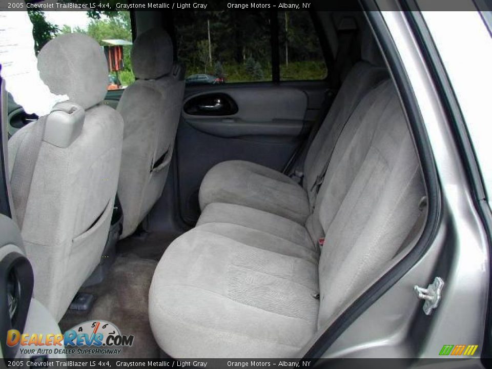 2005 Chevrolet TrailBlazer LS 4x4 Graystone Metallic / Light Gray Photo #6