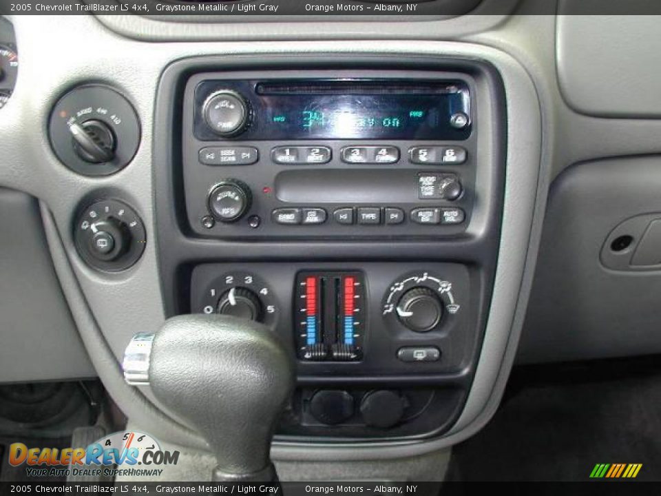 2005 Chevrolet TrailBlazer LS 4x4 Graystone Metallic / Light Gray Photo #11