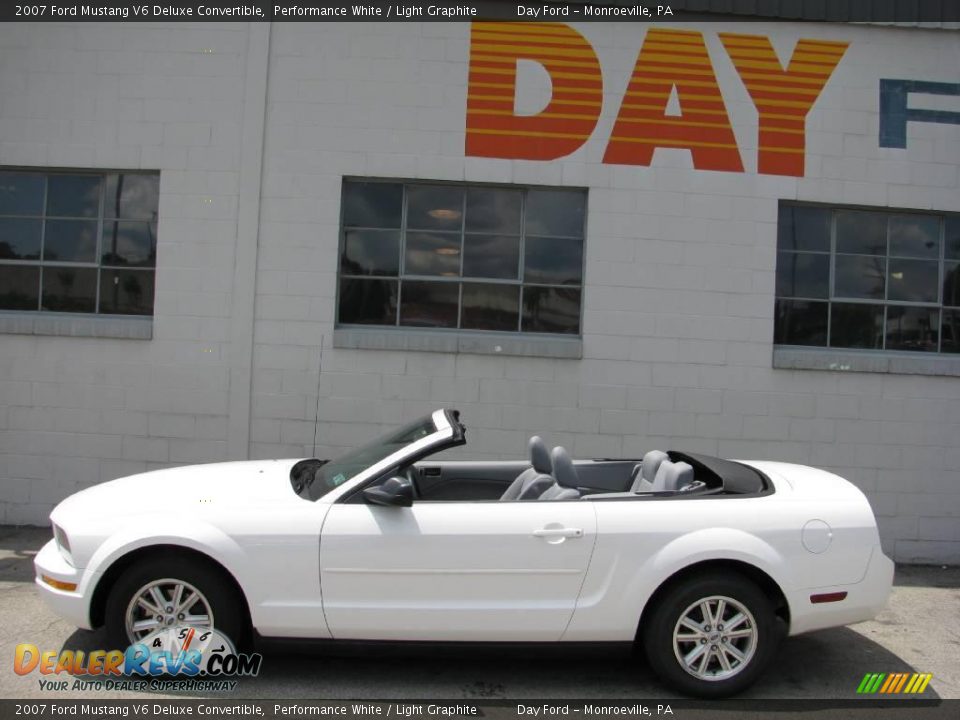 2007 Ford Mustang V6 Deluxe Convertible Performance White / Light Graphite Photo #3