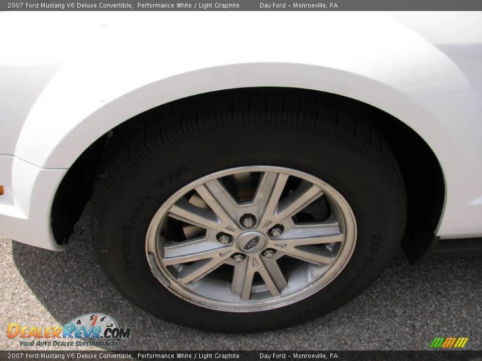 2007 Ford Mustang V6 Deluxe Convertible Performance White / Light Graphite Photo #4